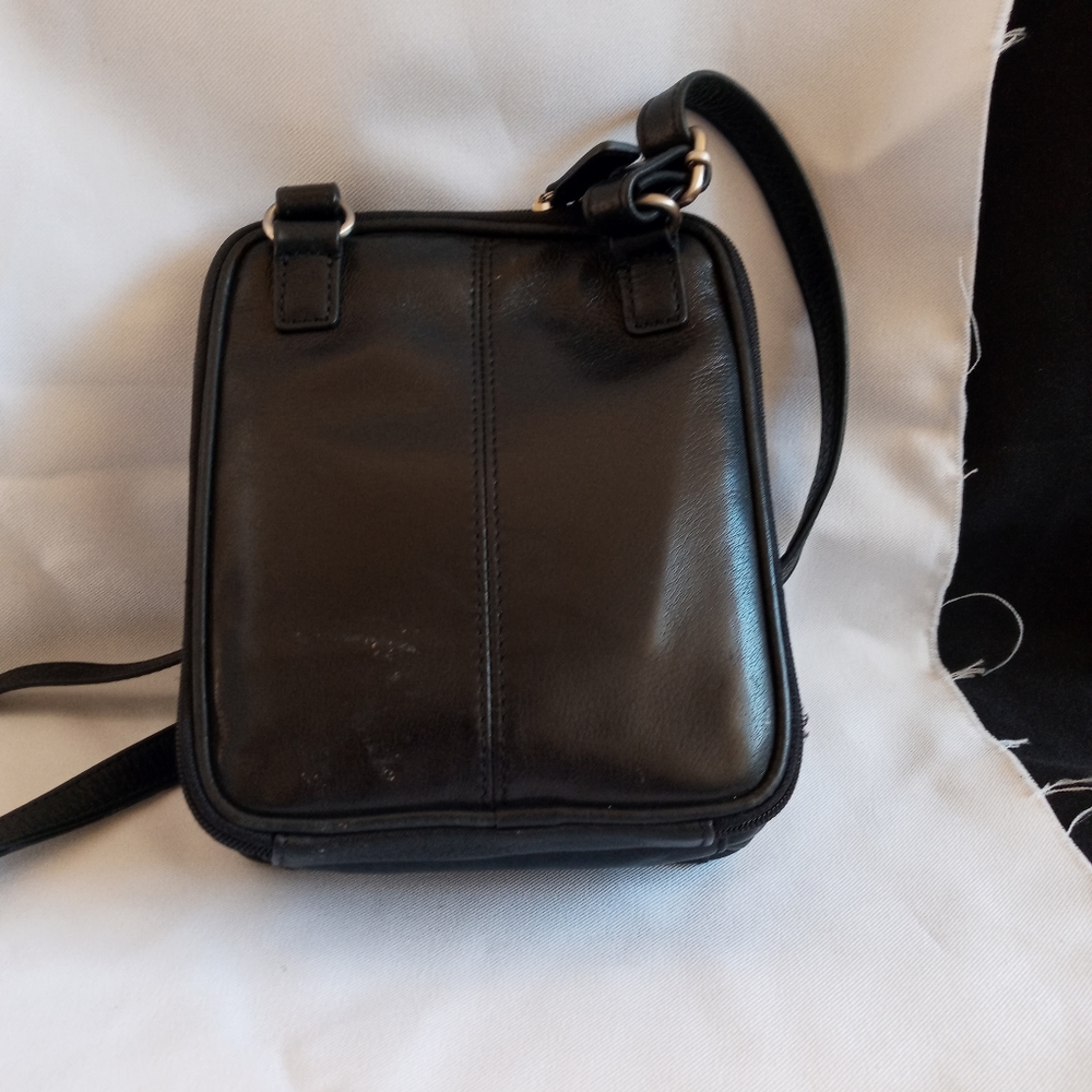 Cross Body bag - Picture 2 of 3